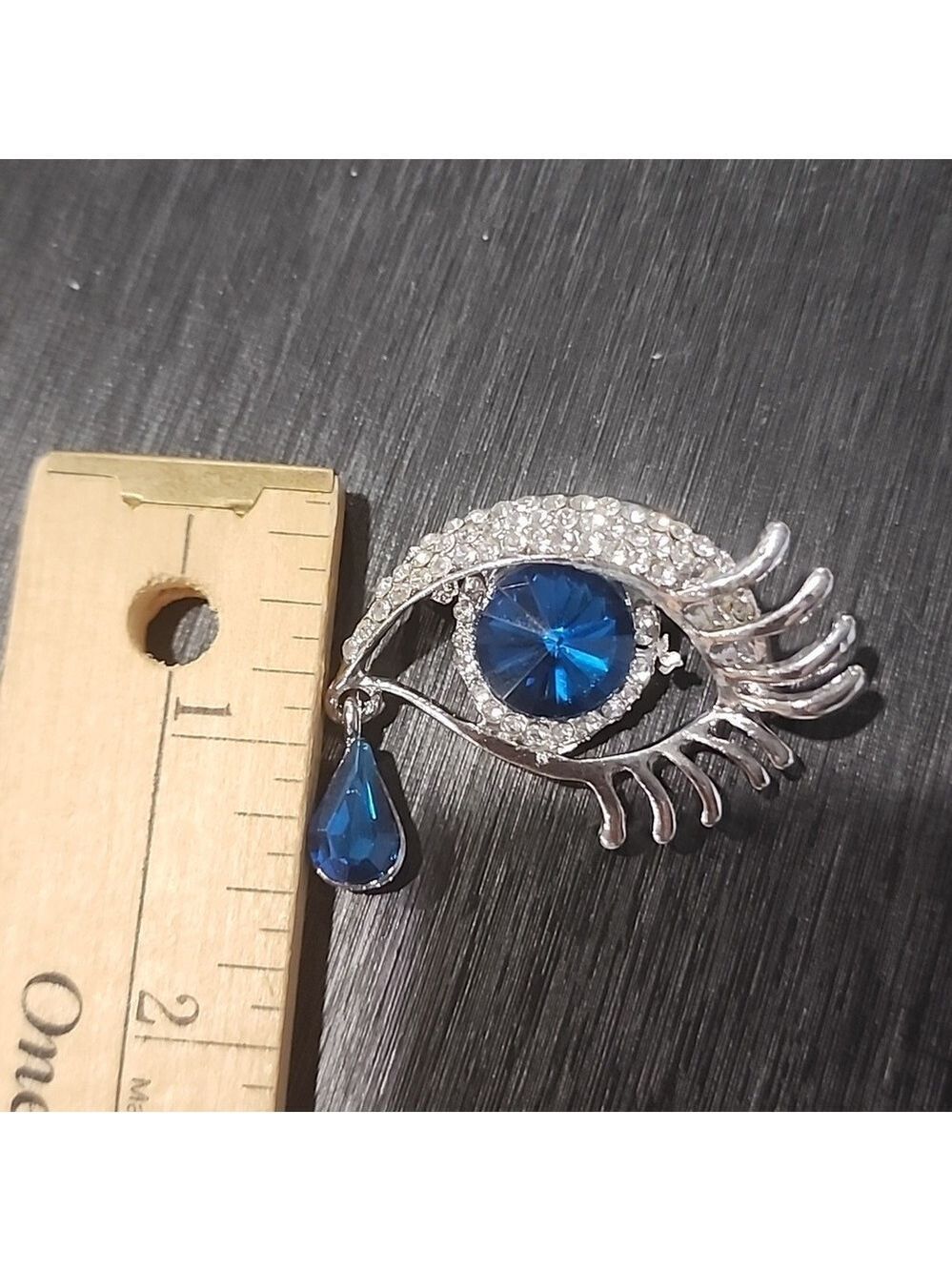 Silvertone Blue Eye Brooch - Picture 4 of 7